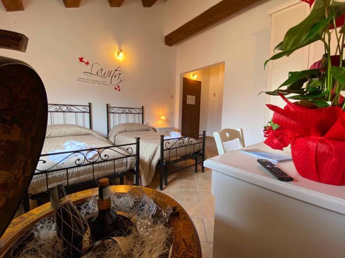 Locanda Della Pieve Pievebovigliana Kültér fotó