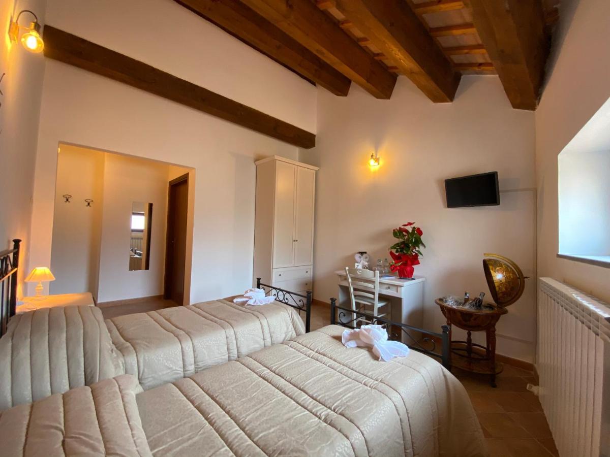 Locanda Della Pieve Pievebovigliana Kültér fotó